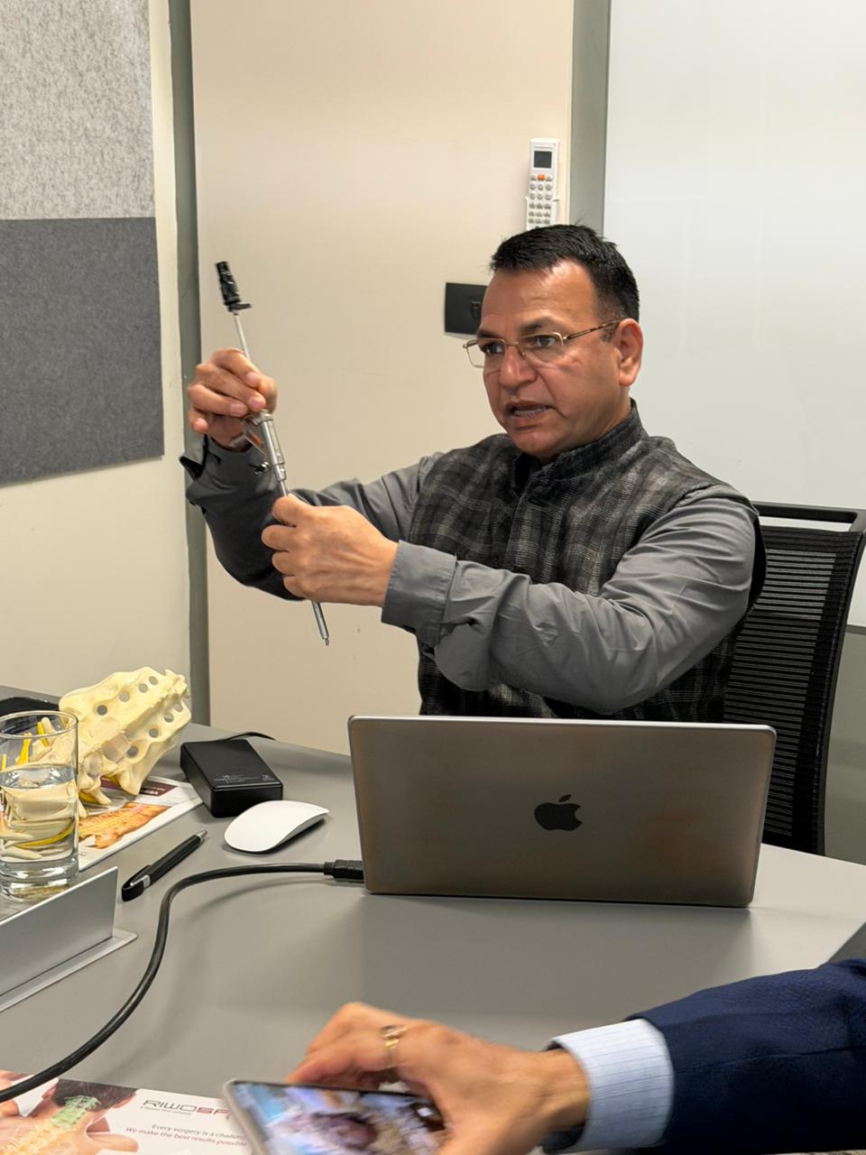 Avana Bone Model Workshop photo 1